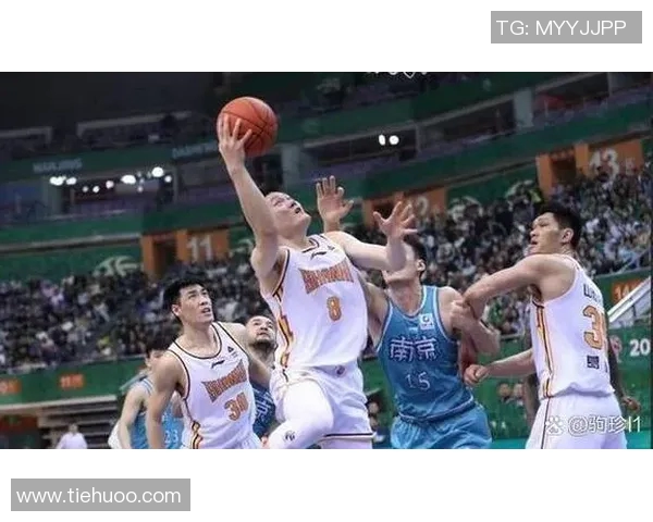 南京篮球队状态分析：近期表现与未来展望的深度探讨